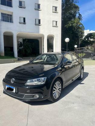 VOLKSWAGEN JETTA 2.0 TSI HIGHLINE 211CV GASOLINA 4P TIPTRONIC